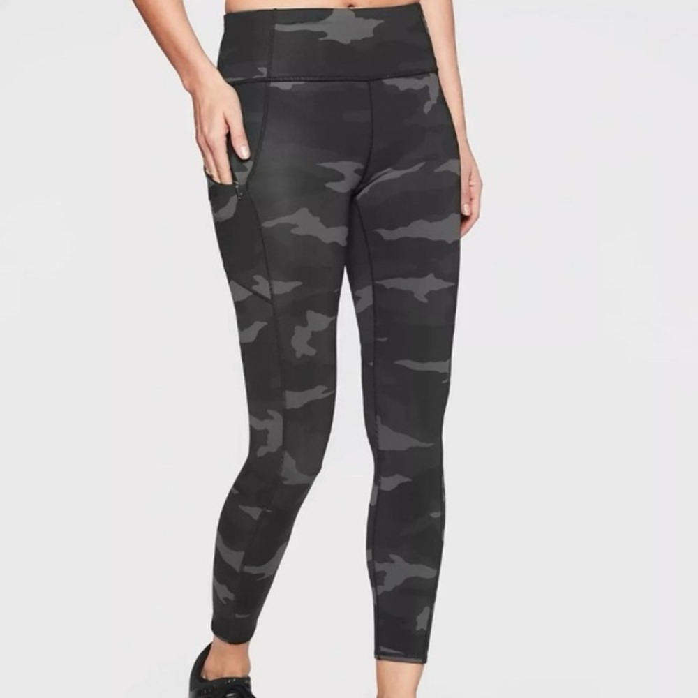 Athleta Camo Contender 7/8 Length Leggings
